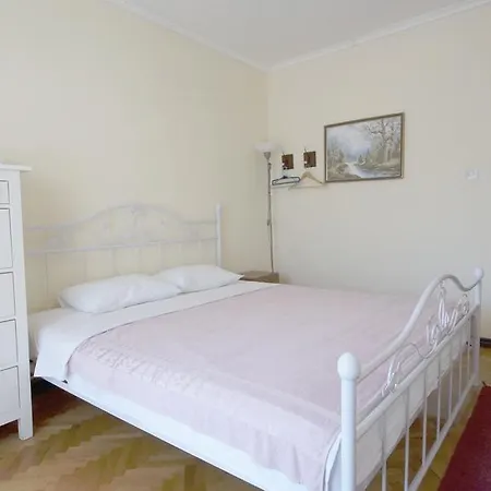 Mikovic Apartament *