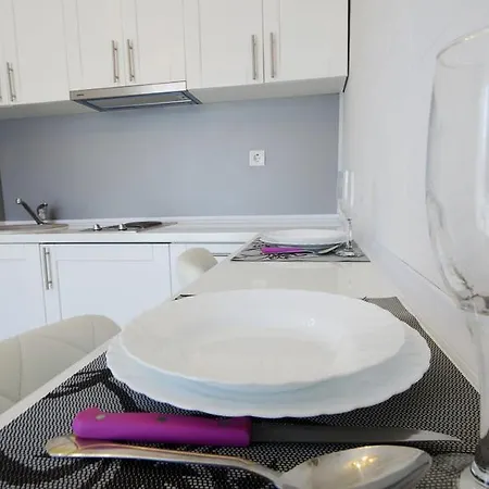 Mikovic Apartament *